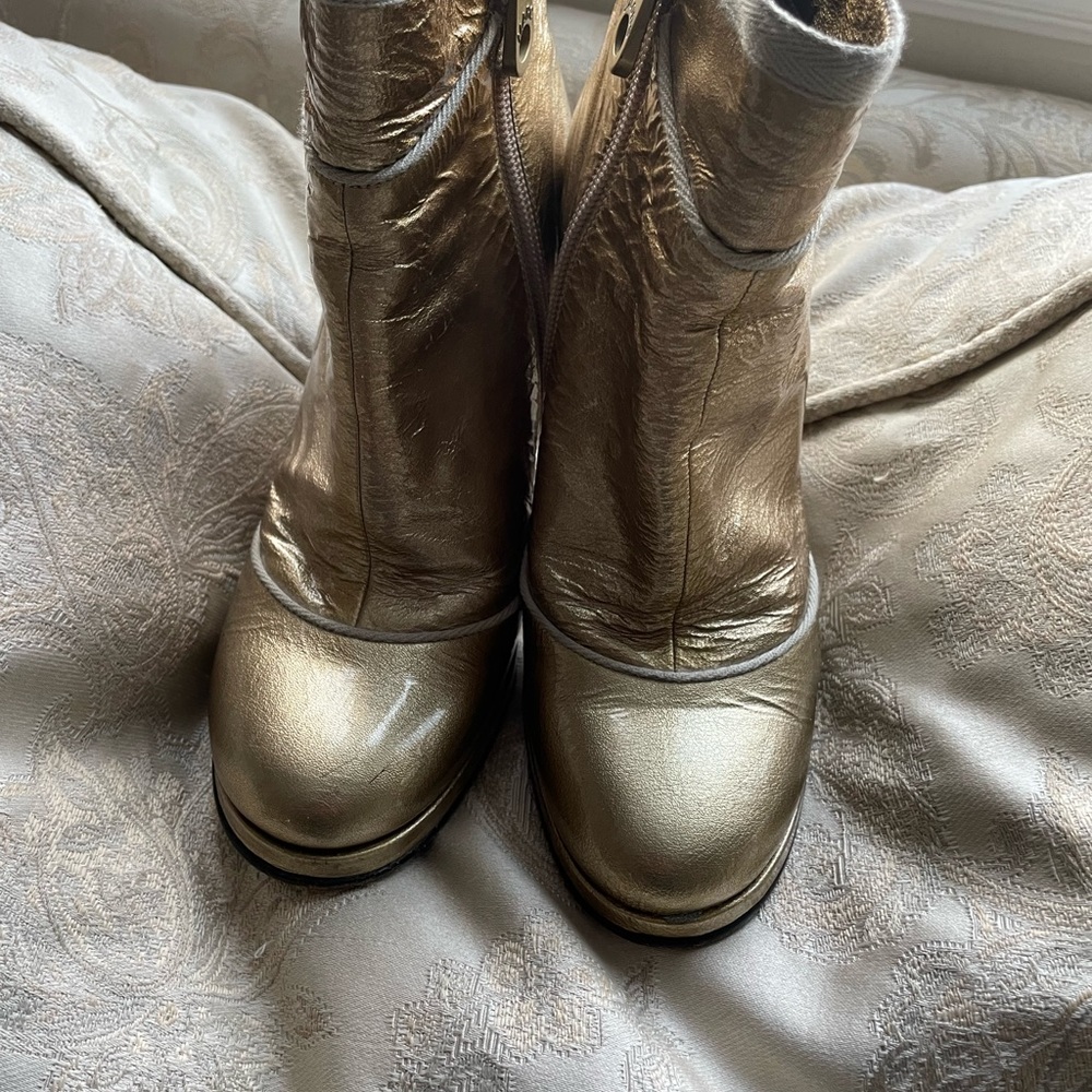 Marc by Marc Jacobs Gold Patent Leather Ankle Boots - Size 37